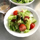 サニーレタスとトマトときゅうりの野菜サラダ